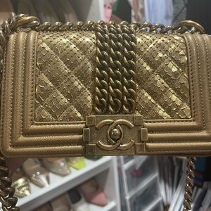 CHANEL Metallic Gold Quilted Chain Shoulder Bag
